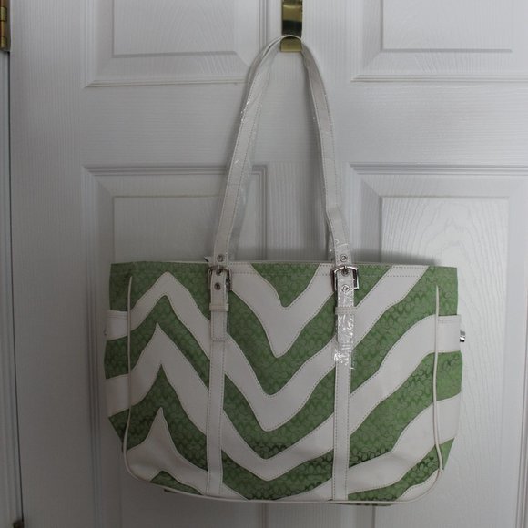 green/white tote - Picture 2 of 4
